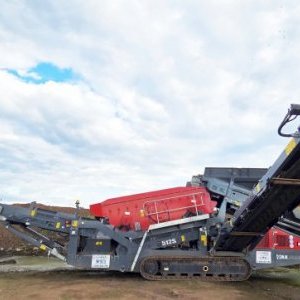 foto 25.7t sortyrowka 300t/h mobil Maximus 512S / RubbleMaster HS5000 M