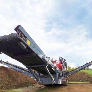 foto 25.7t sortyrowka 300t/h mobil Maximus 512S / RubbleMaster HS5000 M