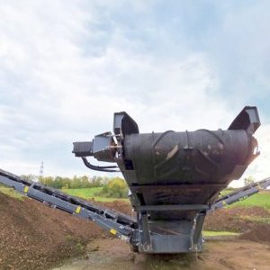 foto 25.7t sortyrowka 300t/h mobil Maximus 512S / RubbleMaster HS5000 M